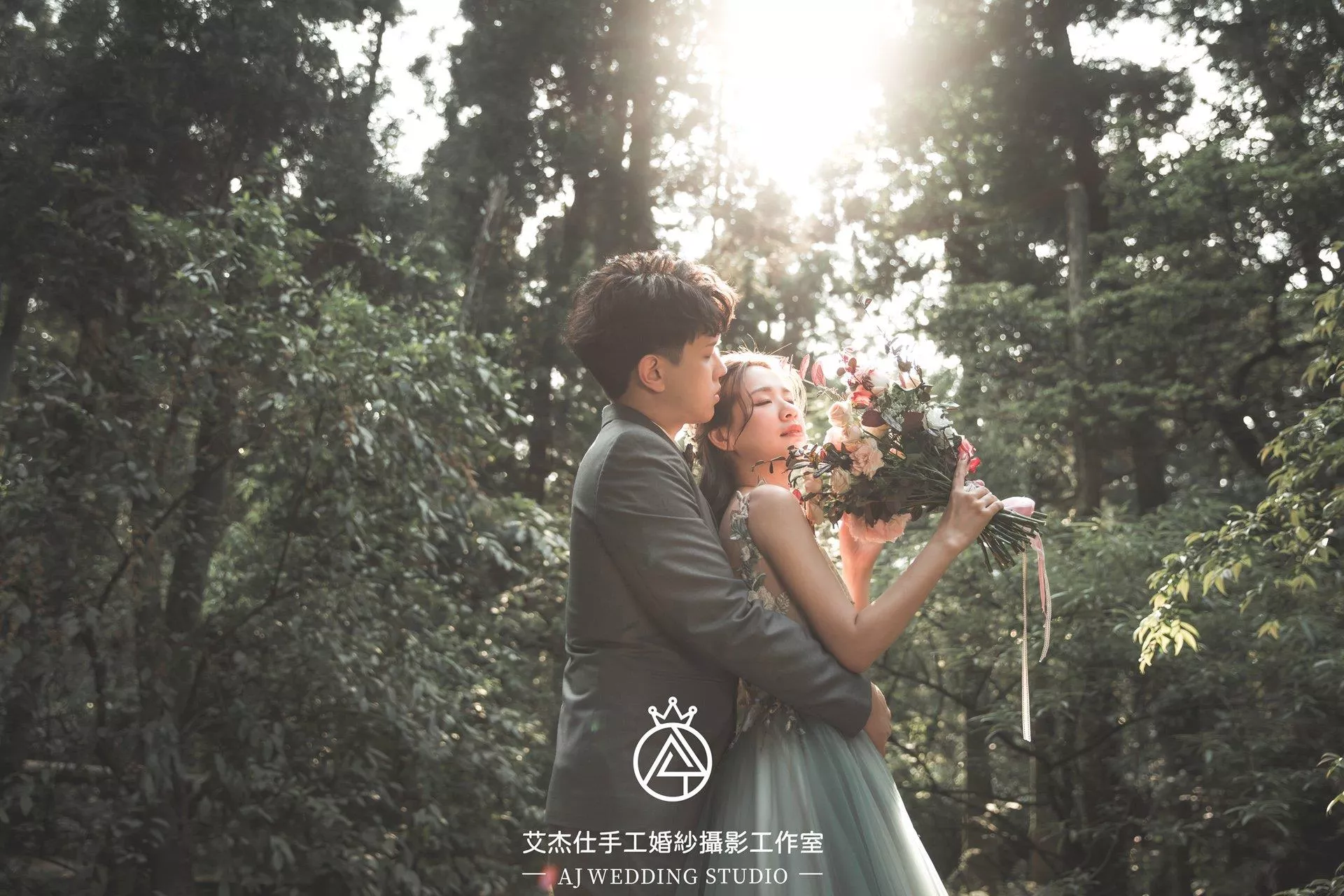 桃園中壢婚紗攝影推薦-婚紗攝影作品-AJWedding艾杰仕婚紗攝影(9)時尚婚紗-森林-氣球-婚紗攝影新人作品｜氣球｜森林｜婚紗作品