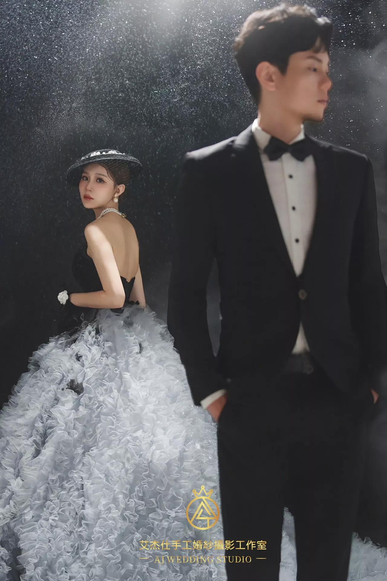 桃園中壢婚紗攝影推薦-婚紗攝影作品-AJWedding艾杰仕婚紗攝影-棚內拍攝-光影-黑色禮服(3)-婚紗攝影新人作品｜奧黛麗赫本｜復古｜婚紗作品